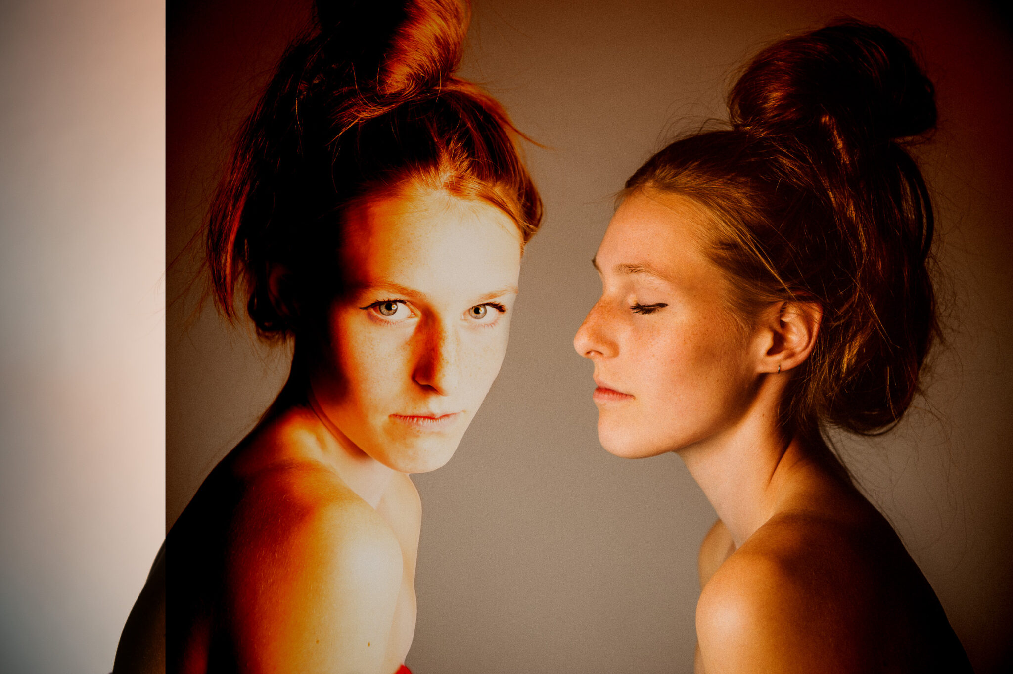 Doppelbelichtung Portrait einer jungen Frau im Fotostudio von Miriam Merkel in Göttingen